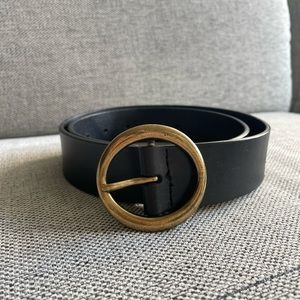 Classic Leather Belt from Wilfred (Aritzia)